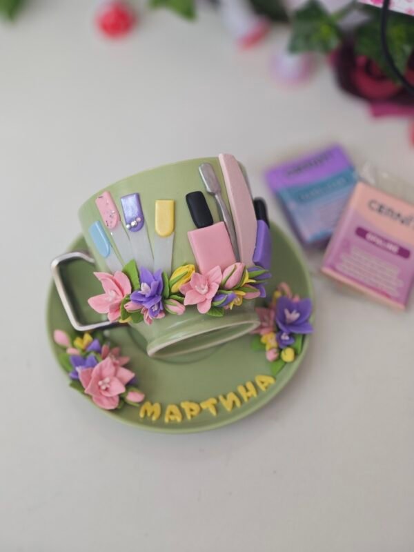 Чаша с  полимерна глина за маникюристка