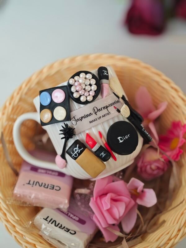 Чаша с  полимерна глина за гримьор