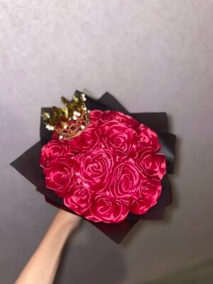 Букет „13 сатенени рози" Букет „13 сатенени рози"