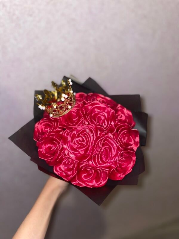 Букет „13 сатенени рози" Букет „13 сатенени рози"