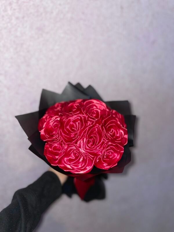 Букет от сатенени рози " Червено" Букет от сатенени рози " Червено"