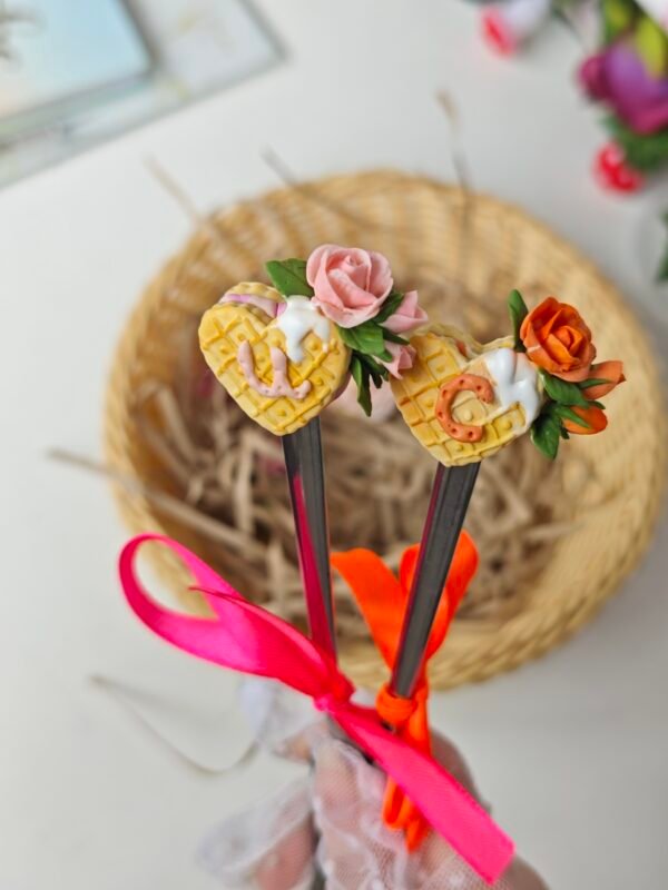 Лъжичка с полимерна глина с буква