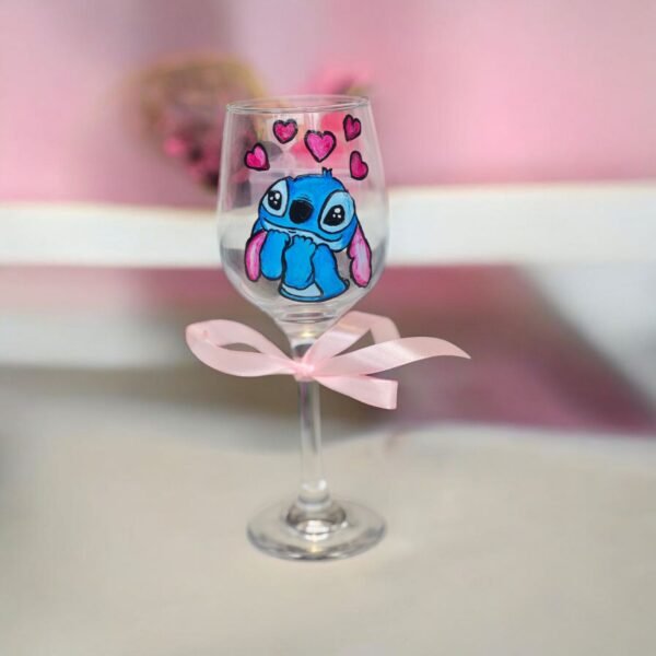 Ръчно рисувана чаша със Стич