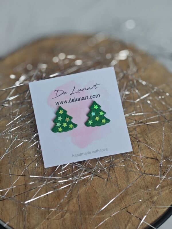 Обеци от полимерна глина "Коледнa eлха"