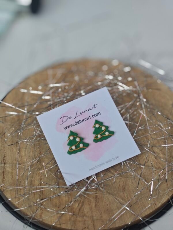 Обеци от полимерна глина "Коледнa eлха" 3