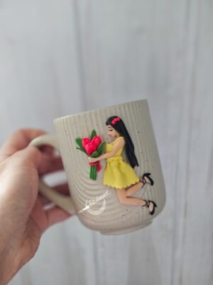 Чаша с полимерна глина с "Момиче с лалета"