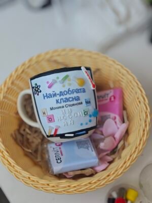Чаша с полимерна глина за учител по химия